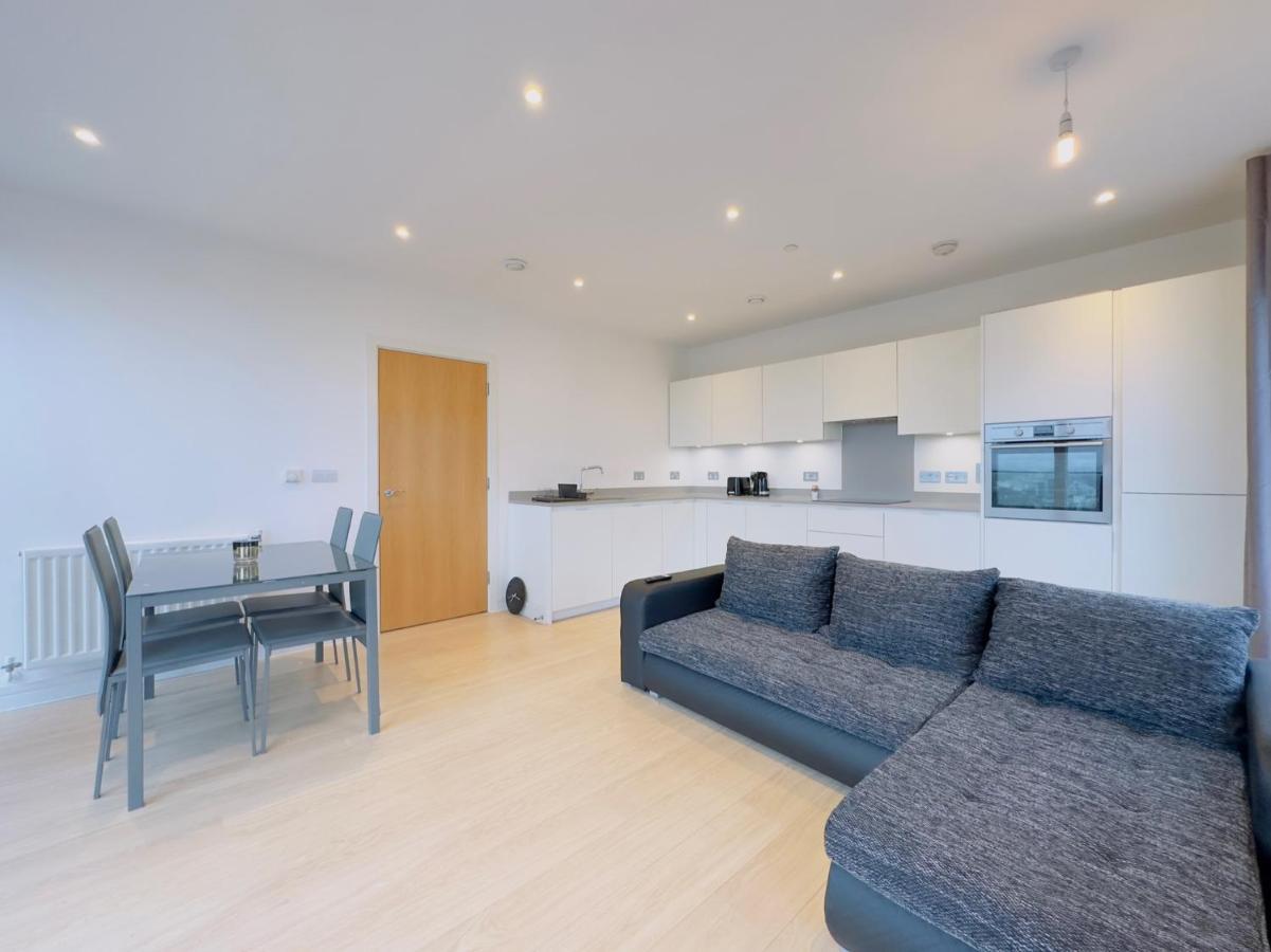 Luxurious Comfy Penthouse - Steps To East Croydon Train Station - Views Apartment Exterior photo